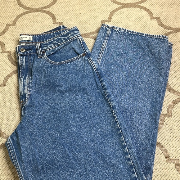 Abercrombie & Fitch Denim - Abercrombie & Fitch Curve Love The Loose High Rise Blue Denim Jeans, size 10